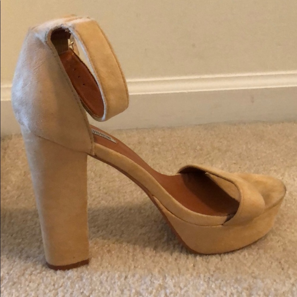 Heels - Picture 2 of 3